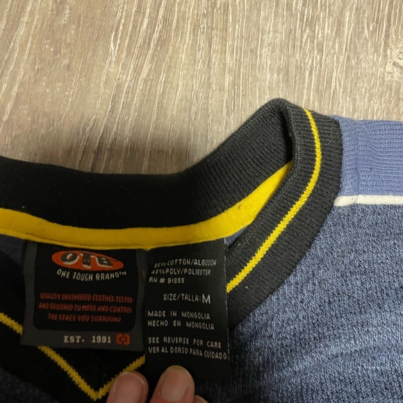 Vintage Navy Blue and Yellow sweater - Picture 2 of 2